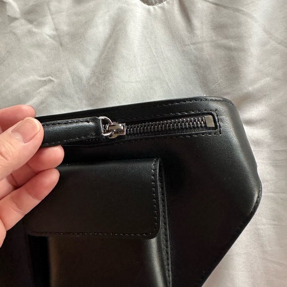 Stella McCartney BUM leather bag. NEW comes with dust bag and tag. - Picture 3 of 11